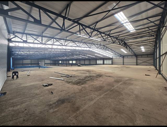 7,000M² WAREHOUSE FOR SALE IN ANDERBOLT